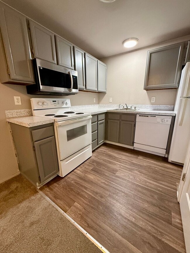 Photo - The Norpoint 8 Apartments