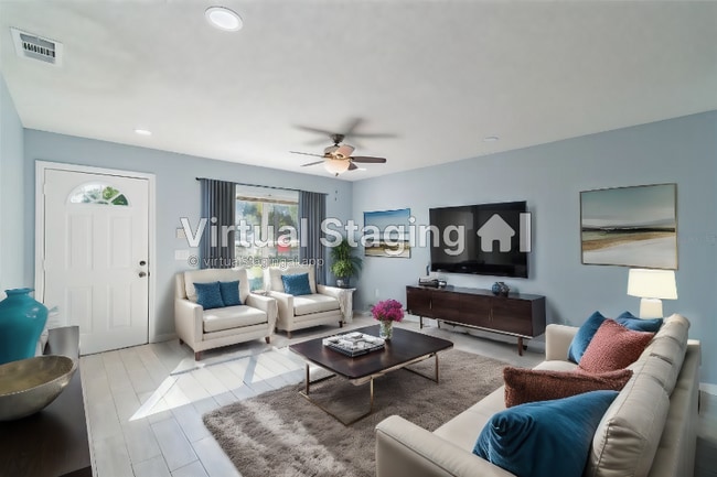 Photo - 2002 N St Vincent St