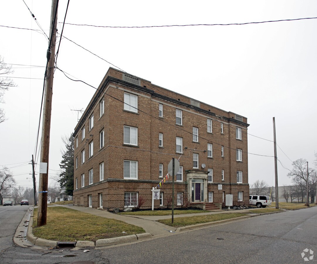 Photo - 152 Washington St Apartments