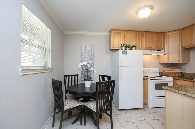 Photo - 1309 Welch St