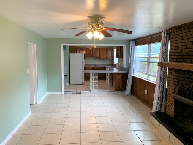 Photo - 7075 47th St N