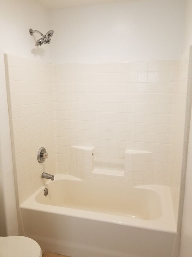 Photo - 1273 Court Ave Unit Apt B