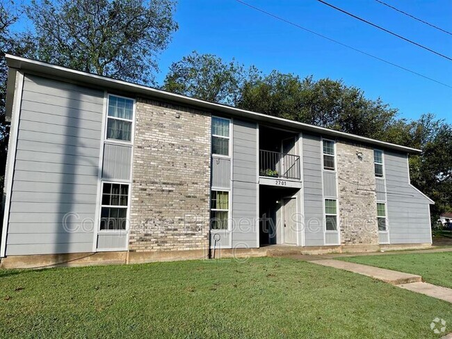 Building Photo - 2701 Colonial Ave Unit 2701A Colonial Rental