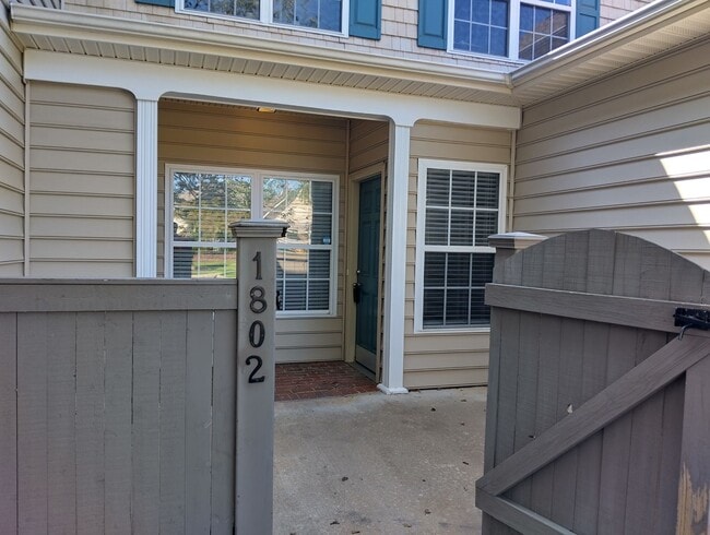 Building Photo - Condo in Braemar Creek! Available NOW!