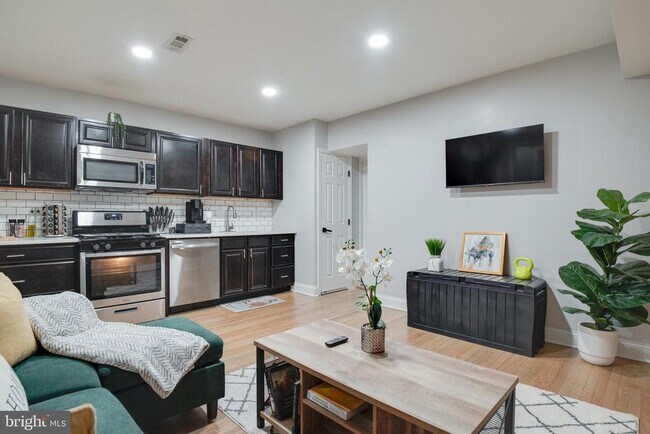 Photo - 1255 Raum St NE Unit 1