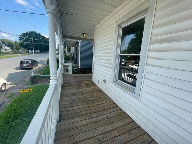 Photo - 2019 Main St