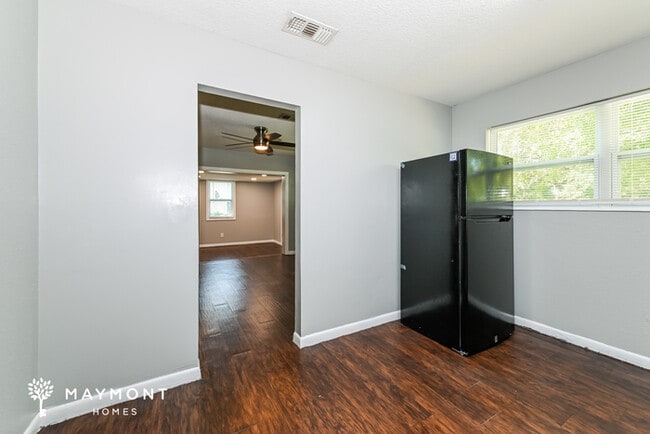 Photo - 6976 Jack Horner Ln