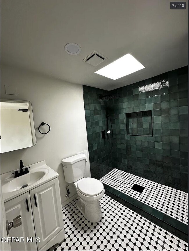 Photo - 2721 Sacramento Ave