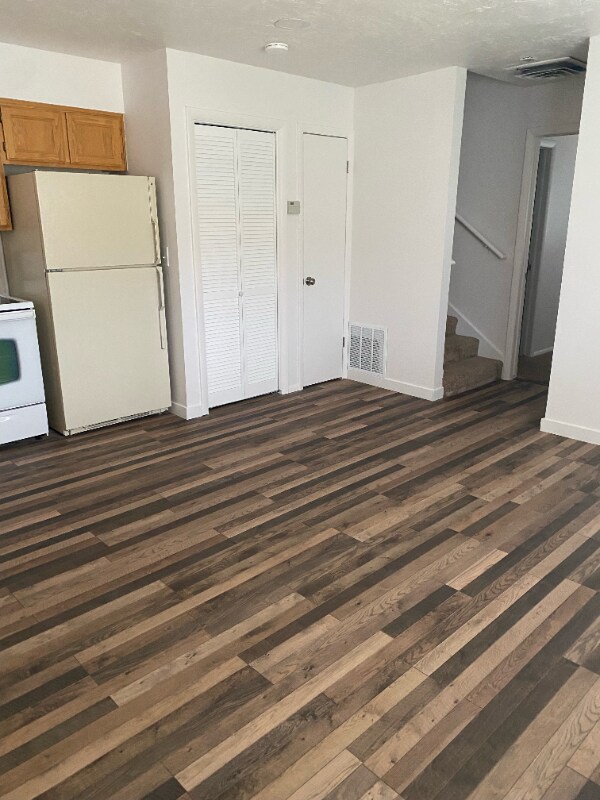 Photo - 275 Pennsylvania Dr Unidad Side Apartment