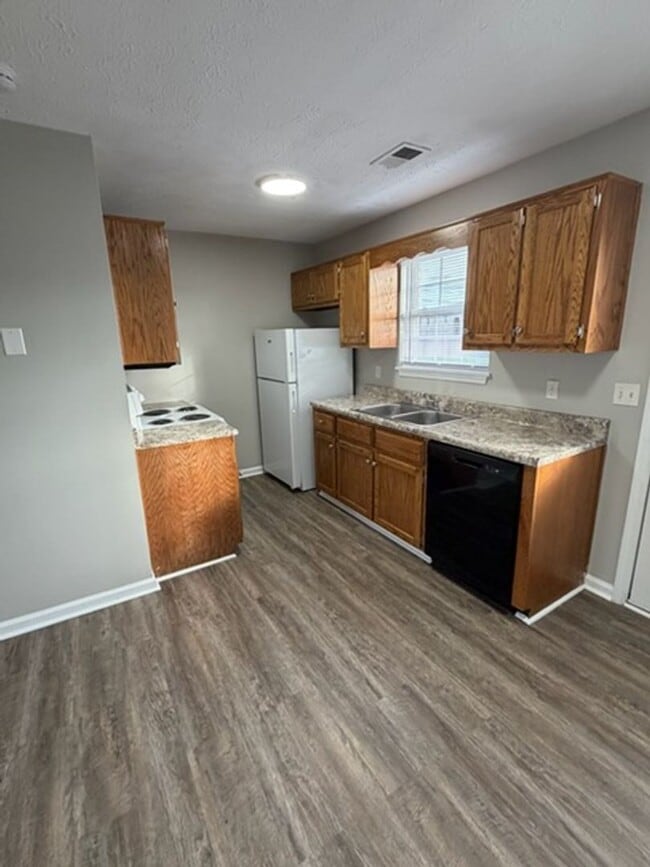 Building Photo - 211 Aqueduct Dr Unit B