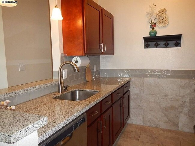 Photo - Keonekai Villages Furnished Upstairs 2 bedroom, 1.5 bathroom unit, with 2 parking spaces Unit 25-202