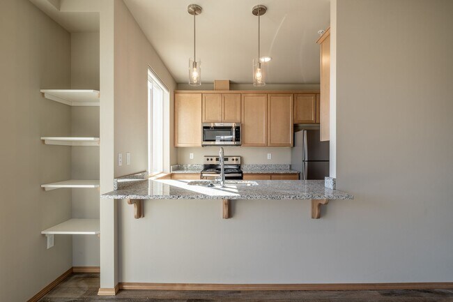 Photo - 3 Bedroom 2 Bath Apartment Pet Friendly! Unidad 334