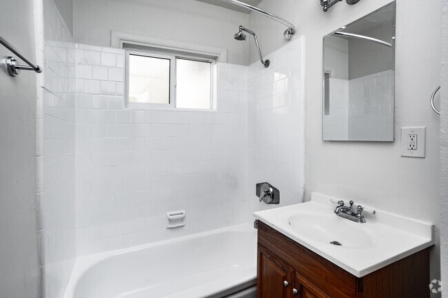 1BR, 1BA - Unit B - 233 4th Ave