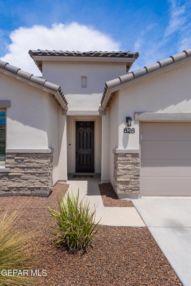 Photo - 828 Paseo Solar Dr