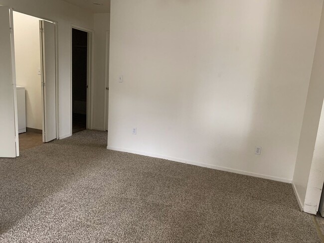 Photo - COMING SOON! Spacious Reno condo! Balcony, pool & more!!!