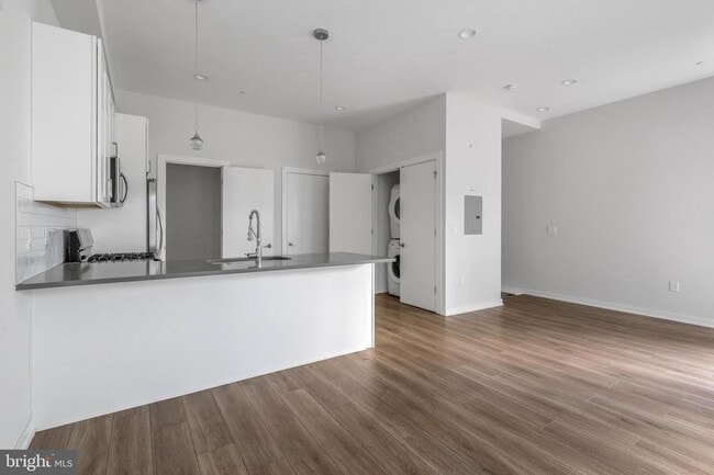 360 Monastery Ave Unit 1R