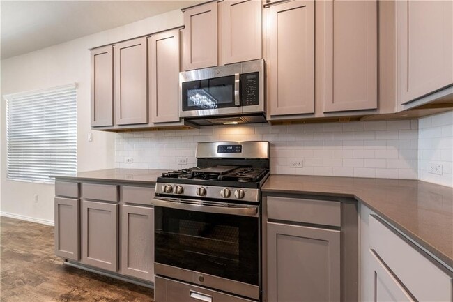 Photo - 1212 Nokota Bnd