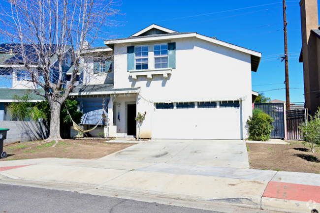 Building Photo - 3574 Morro Hill Rd Rental