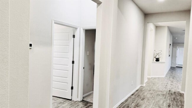 Photo - 212 Rollingwood Dr