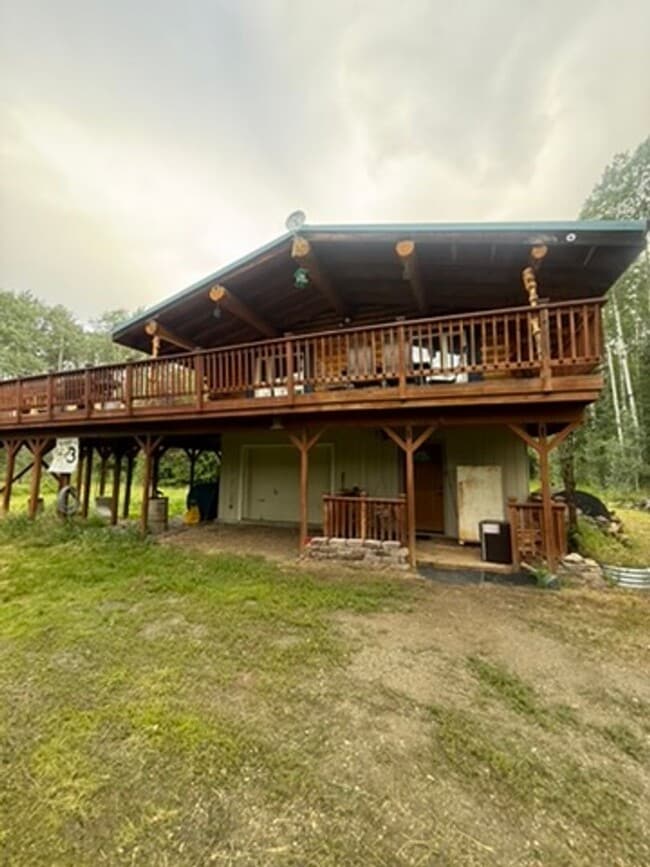 Building Photo - Spacious Pet-Friendly Home with Fireplace, Garage & Huge Deck Near Fairbanks