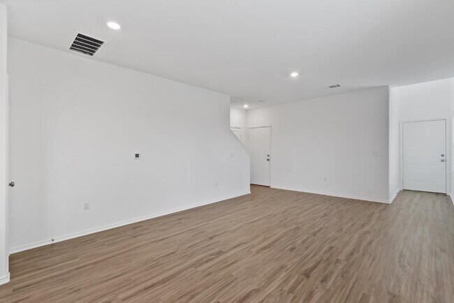 Photo - 7229 Spotted Leaf Wy