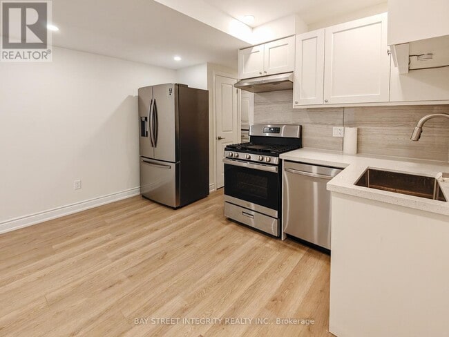 Photo - 598 Crawford St