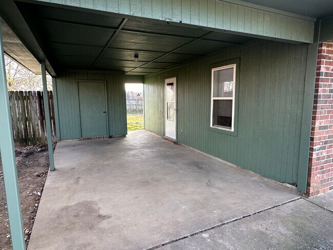 Photo - 4 bed 1.5 bath house