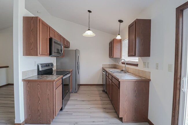 Photo - 1104 W Clyde St
