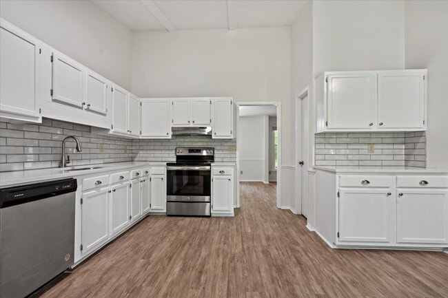 Photo - 9605 Leeswood Ln