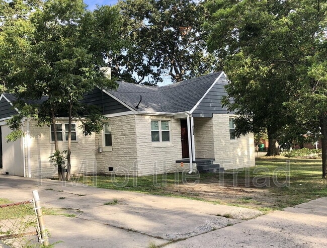 Building Photo - 317 Woodbury St