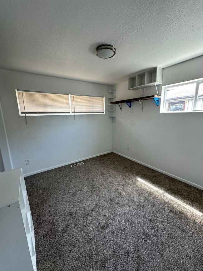 Photo - Charming basement apartment