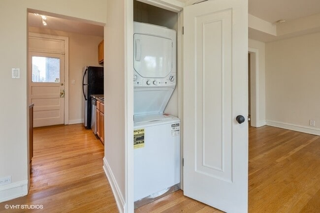 Photo - 3507 N Racine Ave Unit 3W