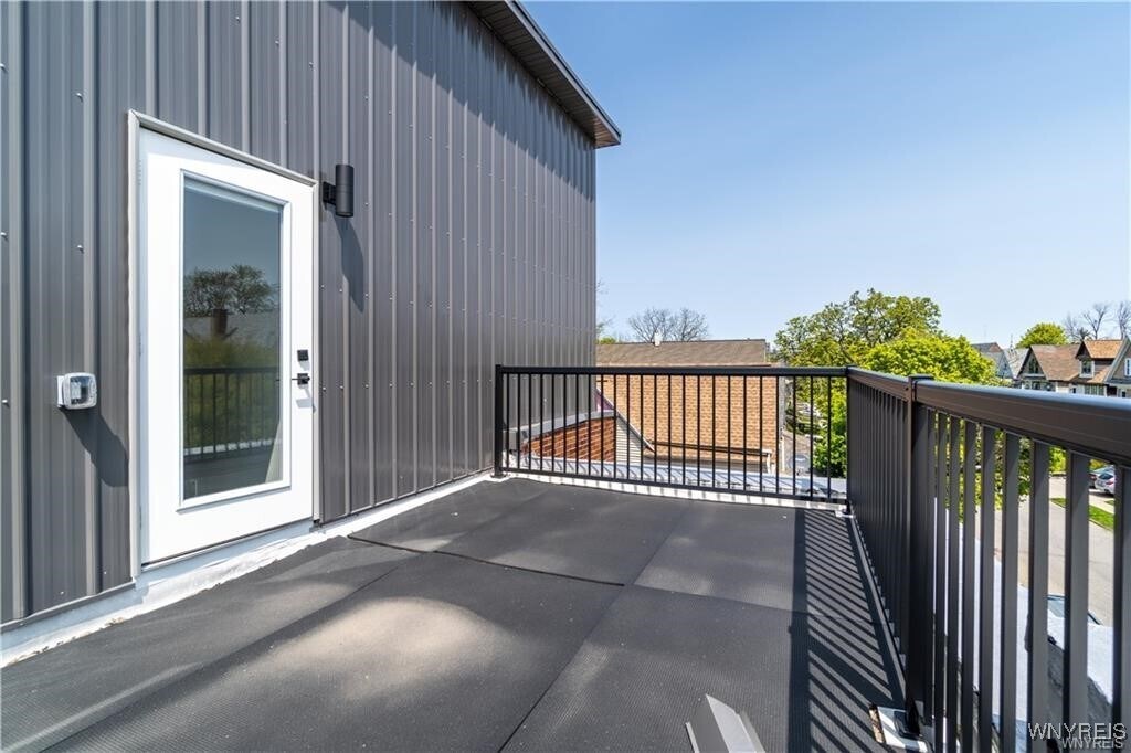 Photo - 340 Bird Ave