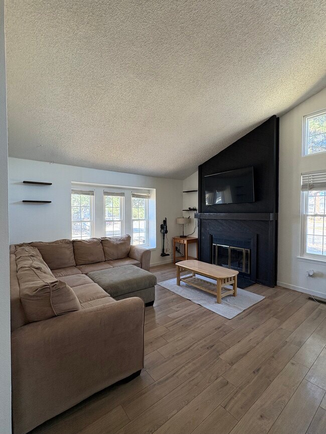 Photo - 5000 S Pagosa St