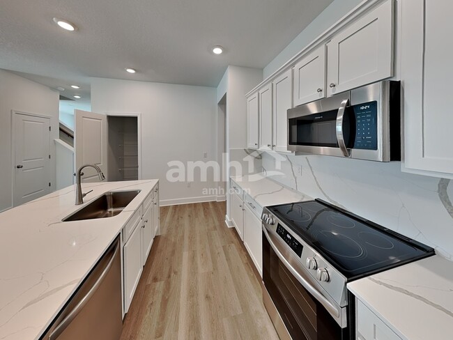 Photo - 2904 20th Ave W