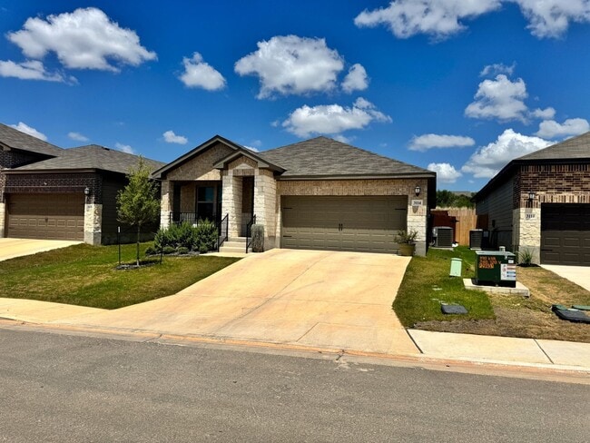 Photo - 4 Bedroom Home with Quartz Counters, Appliances & Covered Patio in New Braunfels