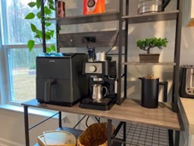 Photo - 125 E Sunrise Ln