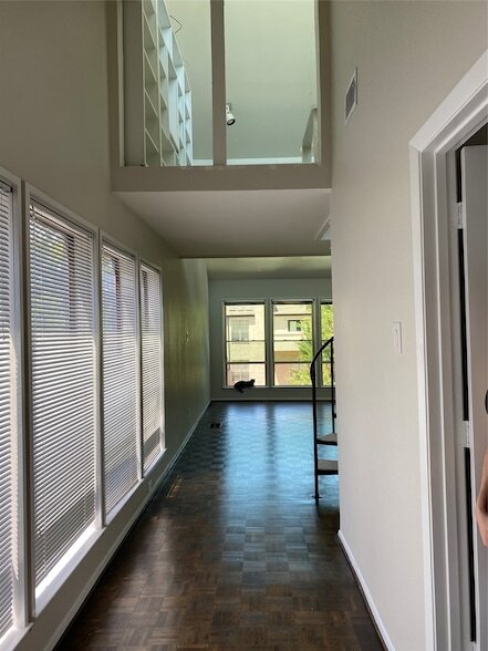 Photo - 3936 Travis St