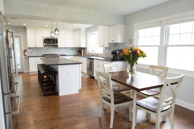 Photo - 121 Princess Anne Dr