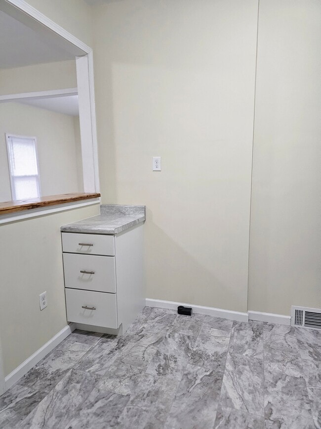 Photo - 419 Montrose St