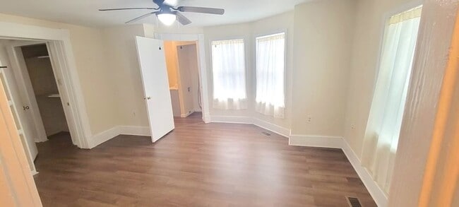 Photo - 900 Wilson St