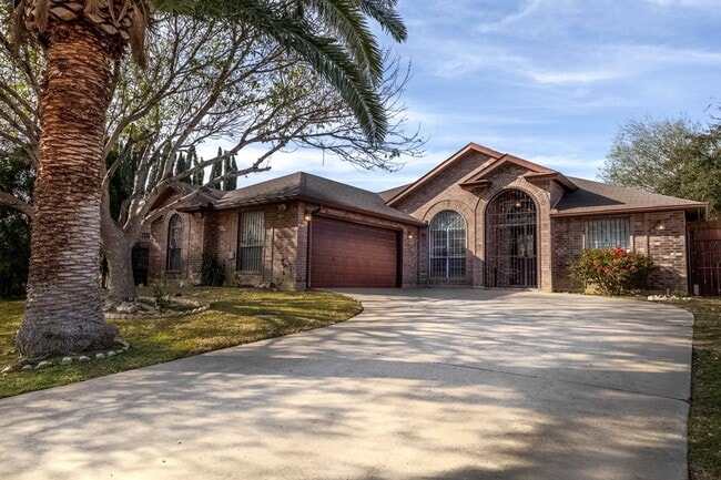 Building Photo - 312 Cambridge Loop