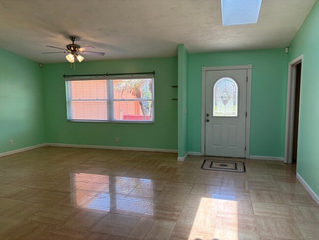 Photo - 2 Windermere Pl