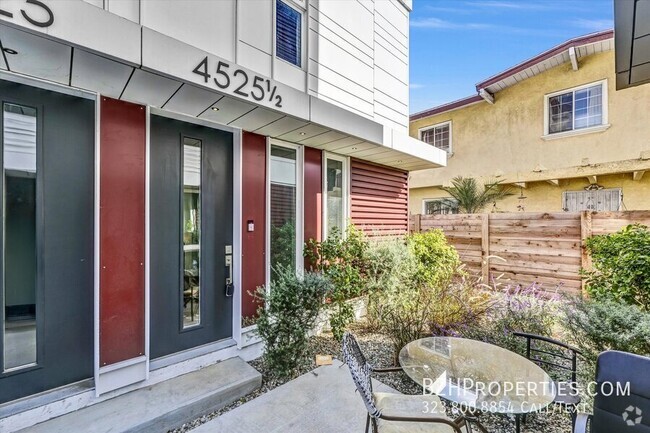 Building Photo - Gorgeous Modern Townhouse In Prime Mid-City Unit 4525 1/2