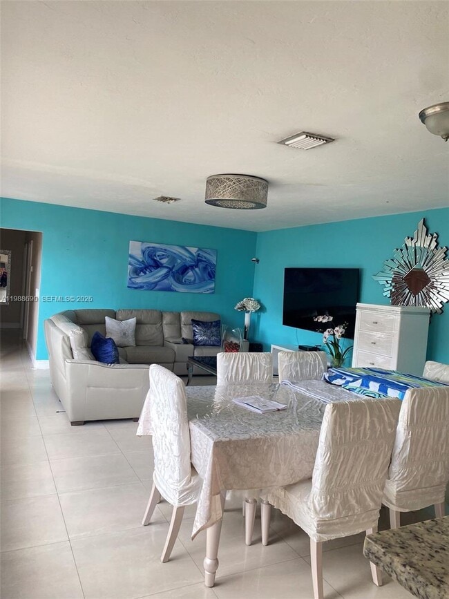 Photo - 740 NE 179th Ter