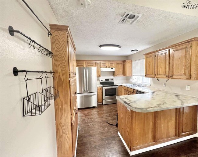 5215 Northview Dr