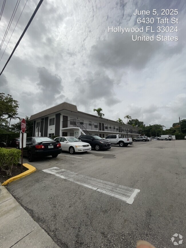 Taft Plaza Apartments - Taft Plaza Apartments