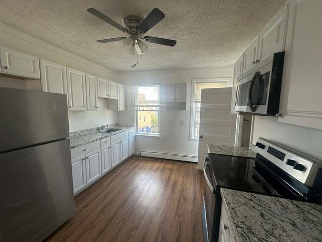 48 Kenwood St Unit 3