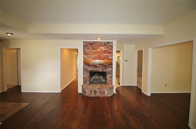 Photo - 906 Moore St