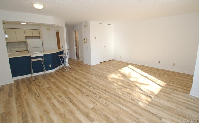 Photo - 14 Nosband Ave Unit 2G